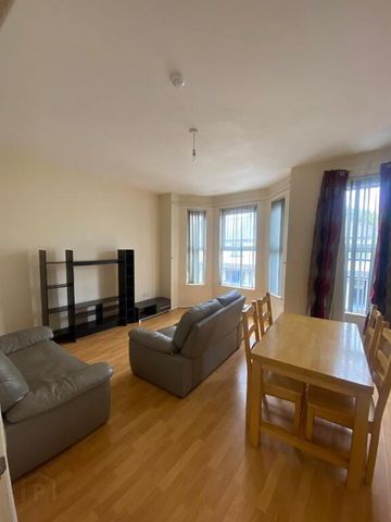Great Apartment, 83b Dunluce Avenue, Queens Quarter, Belfast, BT9 7AW - Photo 3