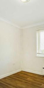 Mountcombe Close, KT6, London - Photo 4