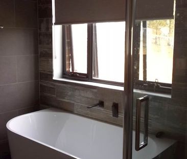 Avondale Heights - Photo 2