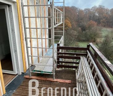 Appartement F3 avec balcon, garage et stationnement - Photo 3