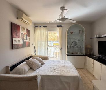 Piso de alquiler en Plaça de Les Barraques, 1, Miramar - Photo 1