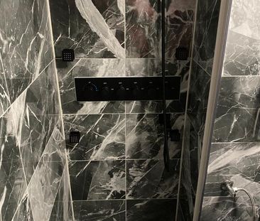 Exklusiv saniertes 1-Zimmer-Apartment mit Balkon & Schwimmbad - Foto 1