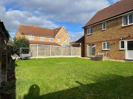 Bexley Gardens, Chadwell Heath, RM6 - Photo 4