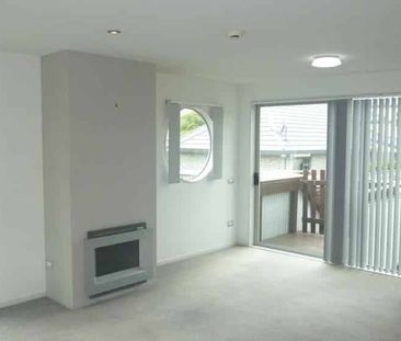 3 Bedroom Townhouse with Double Garage - Photo 5