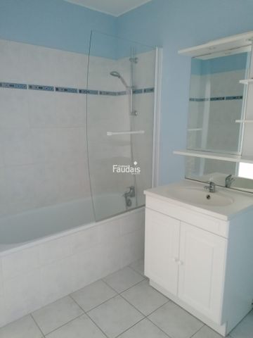 Location Appartement 2 pièces 47m² COUTANCES 50200 - Photo 3