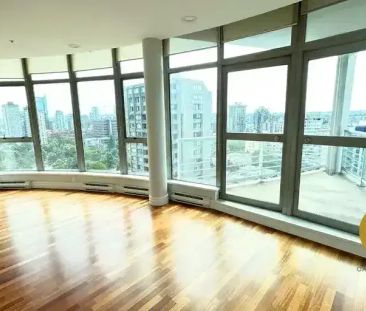 Spacious 2 Bed 2 Bath Sub-Penthouse with City & Sea View | 1277 Nel... - Photo 1