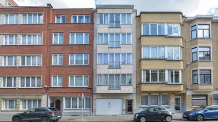 Appartement te huur in Etterbeek - Photo 2