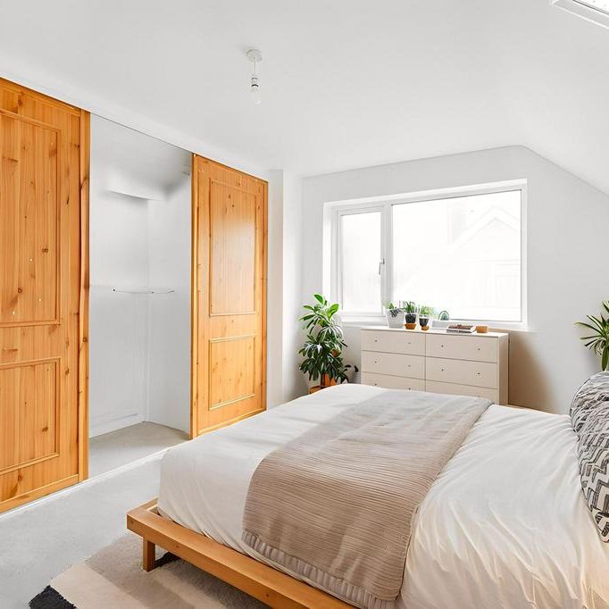 3 bedroom chalet to rent - Photo 1