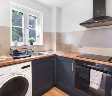 Worcester Gardens, Slough, Berkshire, SL1 - Photo 5