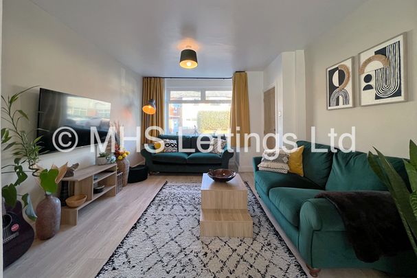 2 Bedroom Mid Terraced House for rent in Park View Avenue - Photo 1