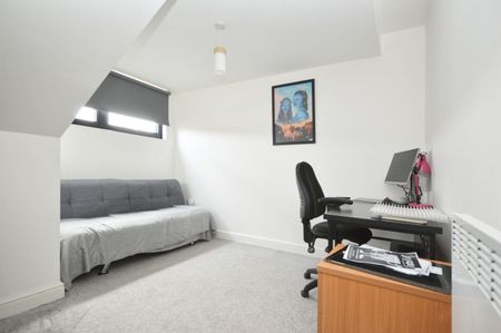 2 bedroom Flat To Let - Photo 2