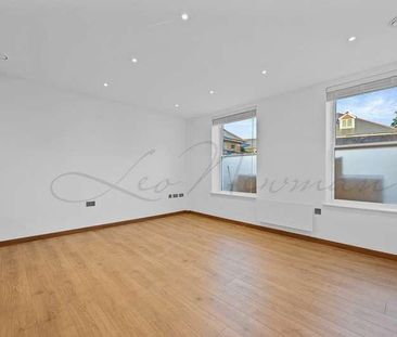 Ac Court, Thames Ditton, KT7 - Photo 4