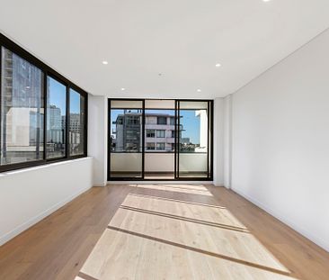 Convenient Living in Heart of Chatswood - Photo 2