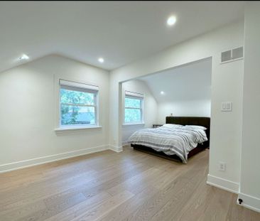 For Lease - 217 Van Dusen Boulevard, Toronto, Ontario - Photo 6