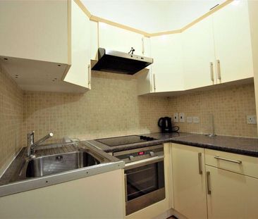 Studio to rent - Photo 6