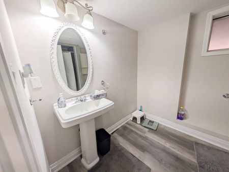 Spacious 2 Bedroom Lower Unit In Welland! - Photo 3