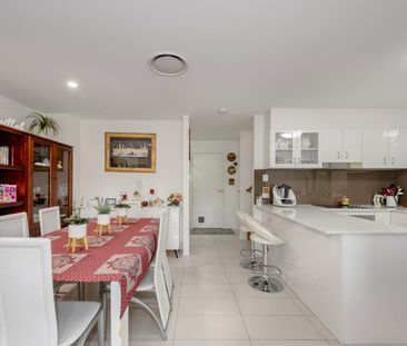 Versatile 3 Bedroom Home with Spacious Living, Modern Features & Pr... - Photo 2