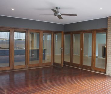 Open plan living in this big family home - Photo 1