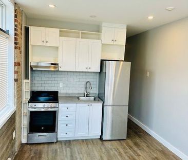 For Lease - 2029 Eglinton Avenue, Toronto, Ontario - Photo 5