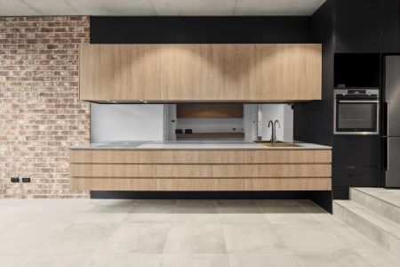 Industrial-Chic Apartment in Kingston's Iconic Warehouse Development - Photo 3