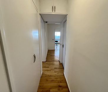 3 bedroom flat to rent - Photo 3