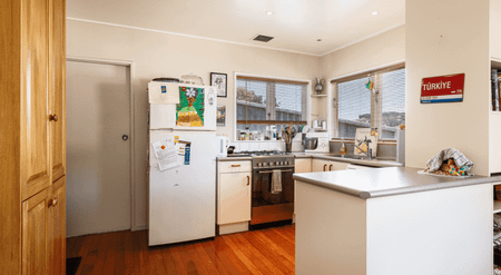 Well-Presented and Private Family Home! - Photo 3