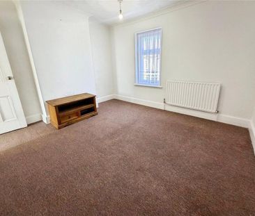 2 bedroom end of terrace house to rent - Photo 1