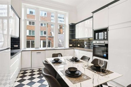 A stunning first and second floor duplex apartment situated in a prestigious Mayfair street. - Photo 4