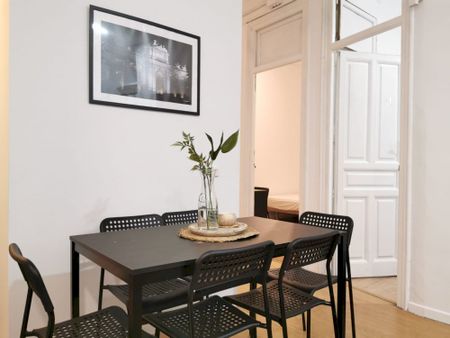 Incredible single room in Preciados - Photo 4