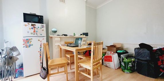 1 Bed Flat, Breakspears Road, SE4 - Photo 2