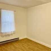 1 room apartment of 111m² in Gatineau - Photo 2