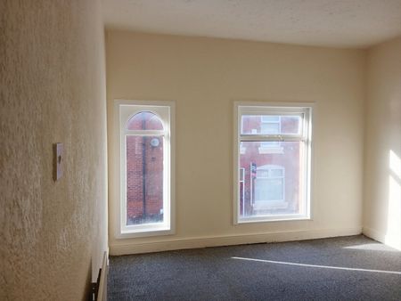 2 Bed Terraced House, Ivy Street, M40 - Photo 4