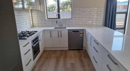 Charming 4BR Amberley Haven - $600/week - Photo 4