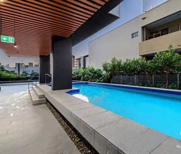 LUXURY FURNISHED APARTMENT IN THE HEART OF TRENDY SOUTH BRISBANE - Photo 3