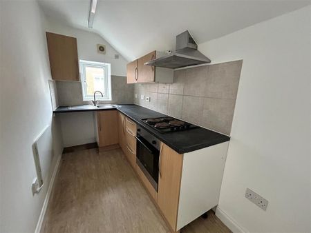 1 bedroom flat to rent - Photo 2