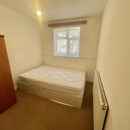 Blenheim Road, Harrow - Photo 3