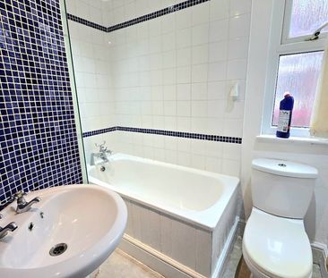 4 Bed Terraced House, Halsbury Road, L6 - Photo 3