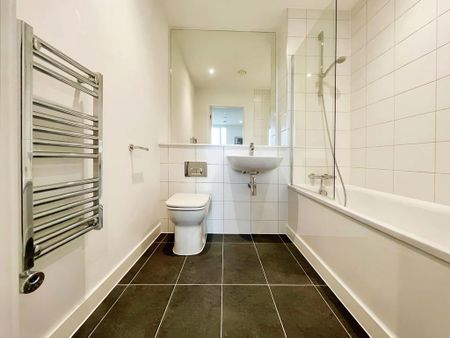 2 bedroom apartment to rent - Photo 4