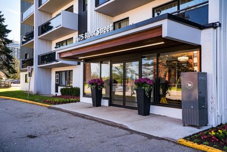 Bloor Street Apartments - Photo 3