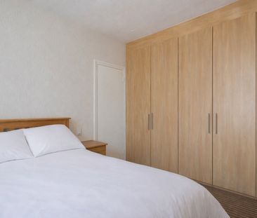 2 Bed Terraced House, Claremont Place, LS12 - Photo 2