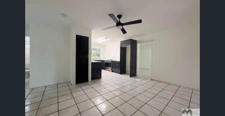 SPACIOUS 3-BEDROOM UNIT IN MANOORA - Photo 5