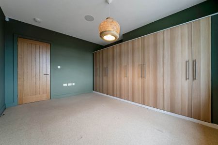 Price £875 pcm - Available Now - Unfurnished - Photo 3