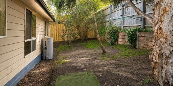 3-Bedroom Eltham Home | Electricity & Water Included - Photo 3