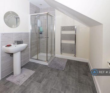 1 bedroom in a house share to rent - Photo 5