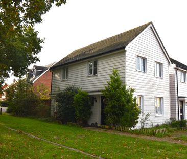 Grant Drive, Church Crookham, Fleet, Hampshire, GU52 - Photo 3