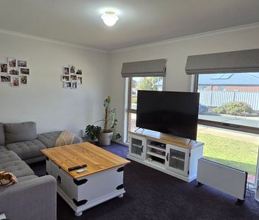 3 Bedroom House - Photo 3
