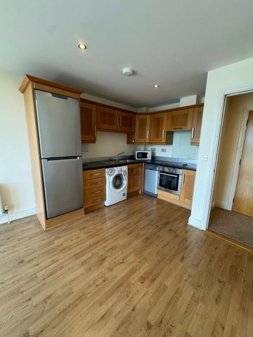 Apartment to rent in Cork - Photo 4