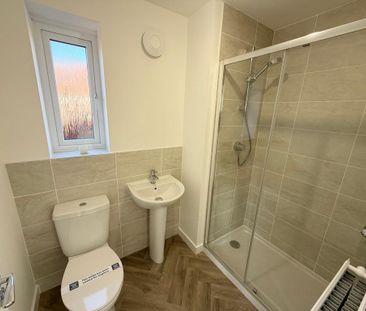 3 bedroom semi-detached house to rent - Photo 2