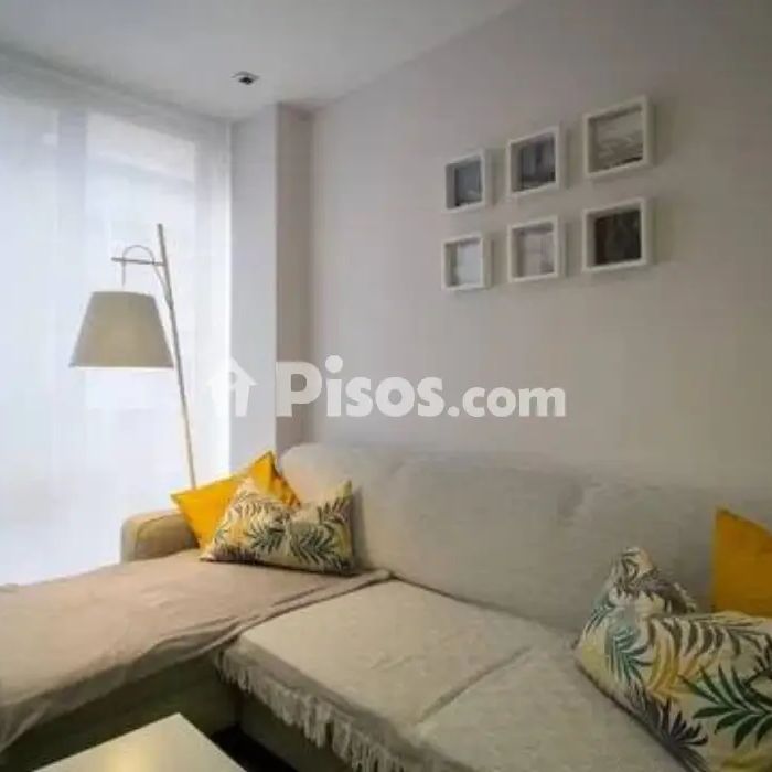 Piso en alquiler en Centro - Photo 1