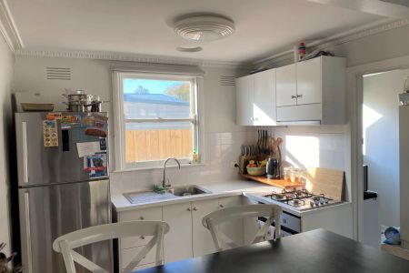 Cosy Unit in Perfect Location! - Photo 5